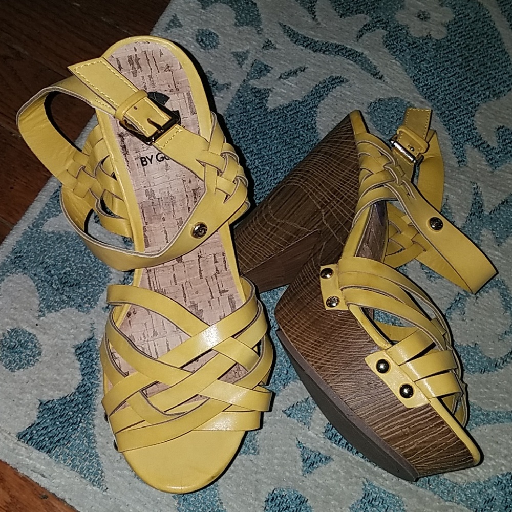 GUESS faux wooden wedge